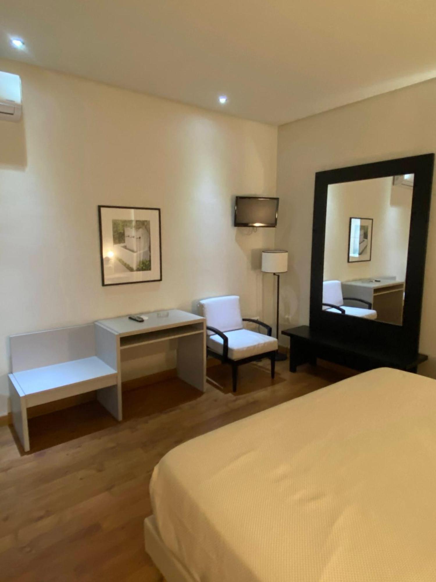 Hotel Santa Ana La Carlota Zewnętrze zdjęcie