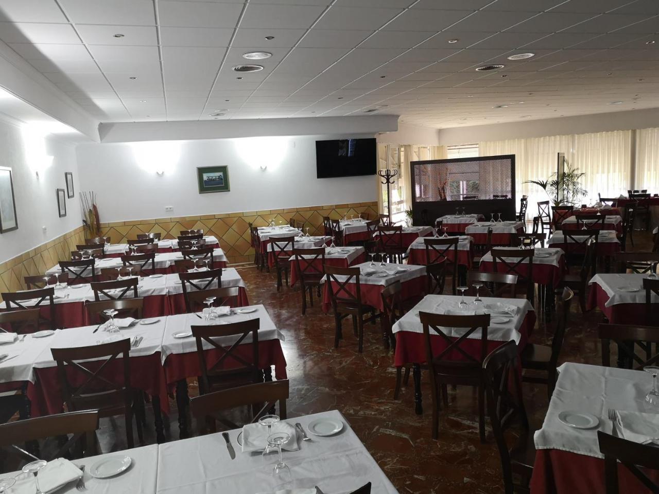 Hotel Santa Ana La Carlota Zewnętrze zdjęcie